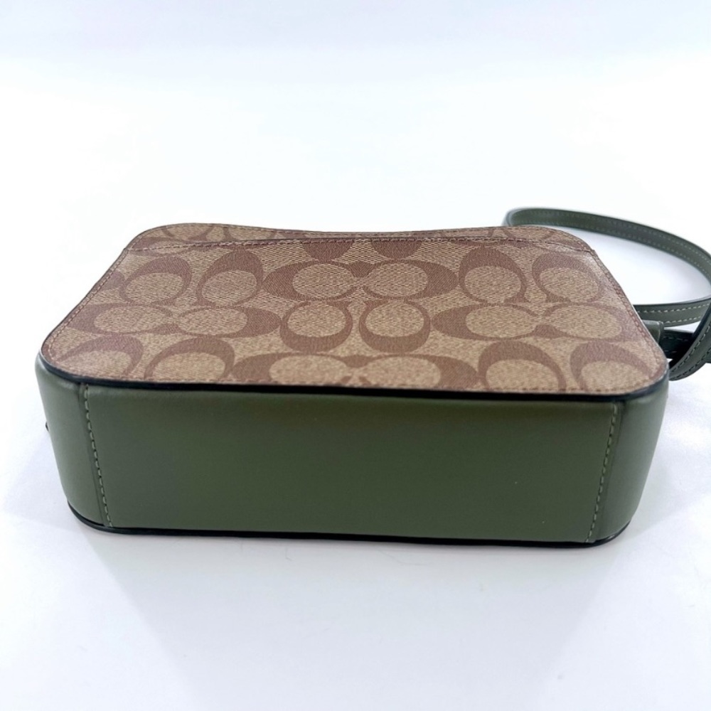 Beautiful Coach Mini Camera Bag - Picture 7 of 11